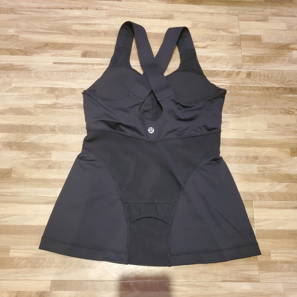 Lululemon black cross back luxtreme "swift tank" sz 4 - Picture 2 of 8
